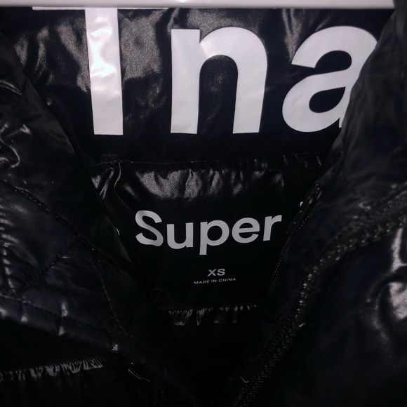 Aritzia TNA Super Puff XS Black Gloss - Picture 2 of 3